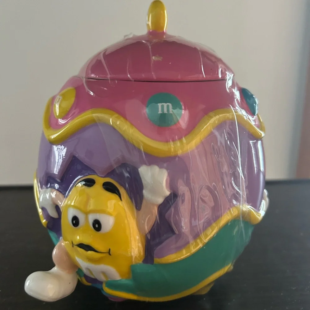 M&M'S Easter Egg candy/cookie Sealed Rare